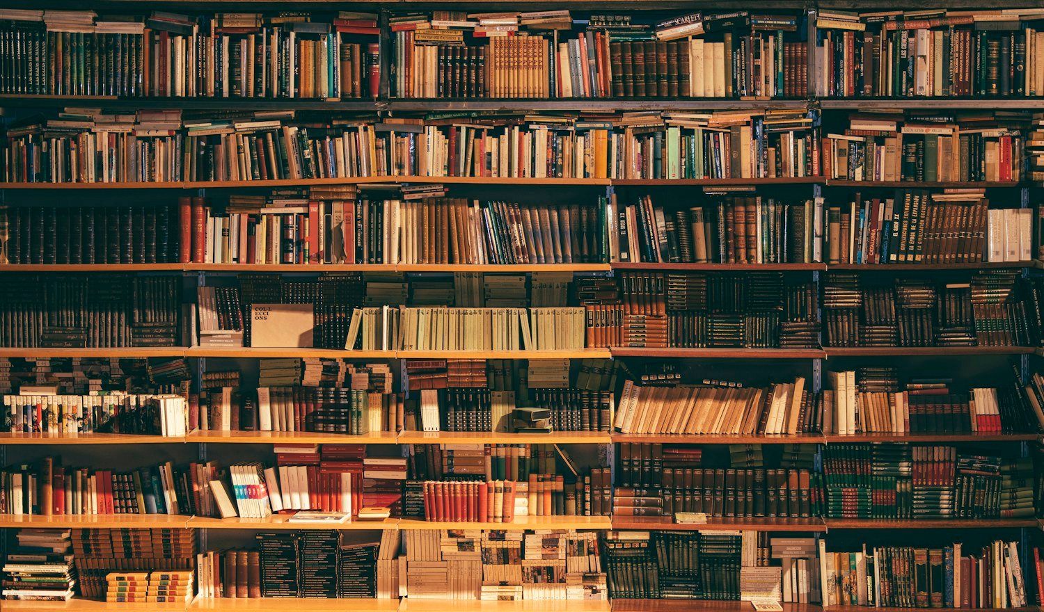 A reading corner without a renovation — illustrative photography